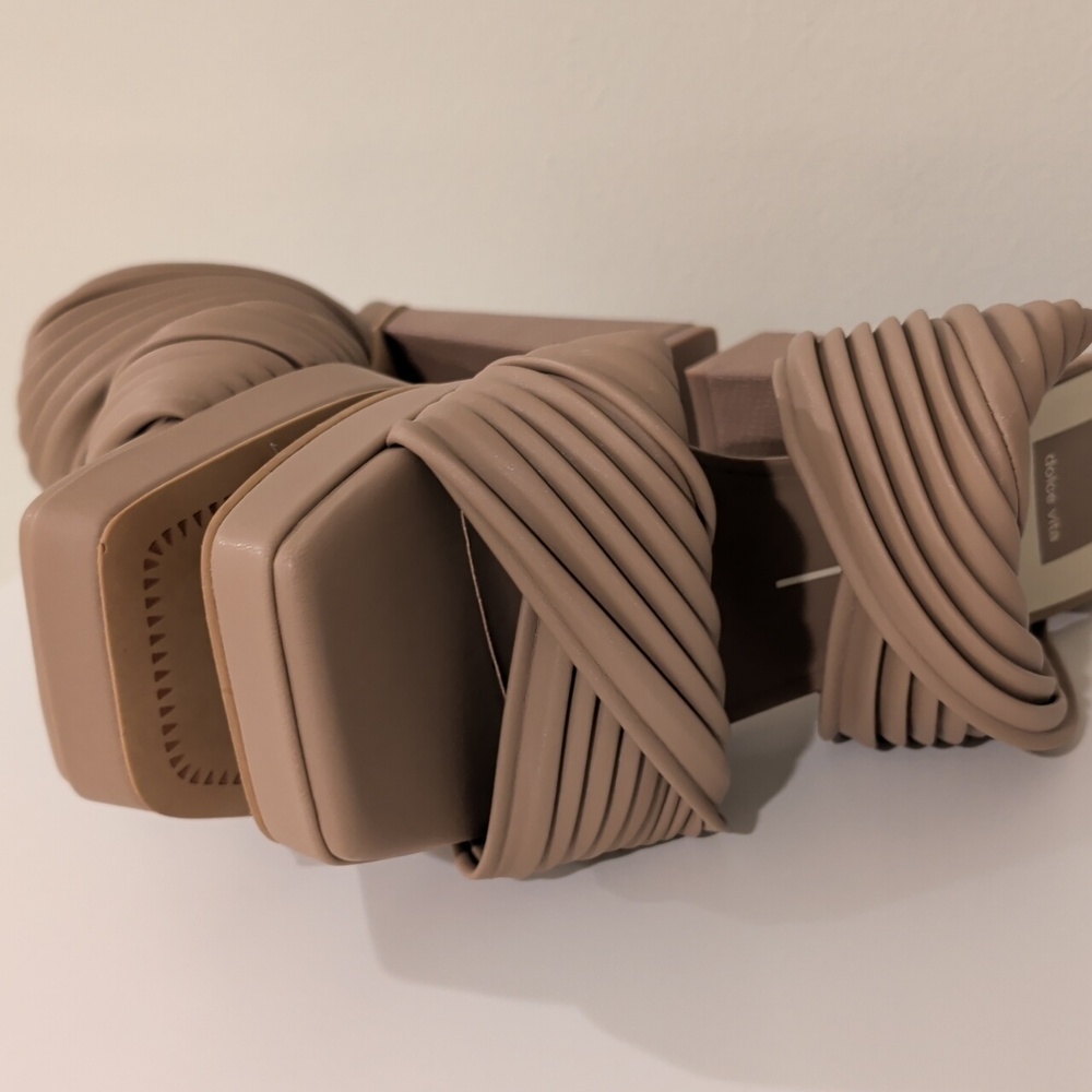 Dolce Vita Pilton Twisted Straps Heeled Cameo Sandals - Picture 8 of 13